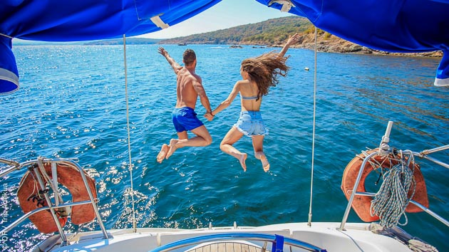Profitez de notre bateau tout confort pour une croisière de rêve