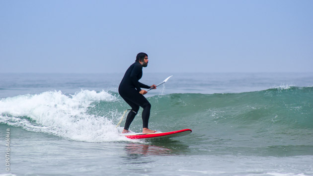 Initiation au SUP sur les vagues, tout en douceur à Taghazout